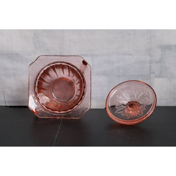 Beautiful Pink Glass Sugar Dish With Intricate Design - Picture 4 of 7